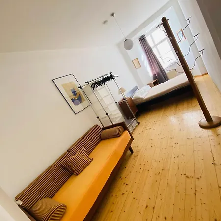 Apartment, 2 Schlafzimmer, Strassenseitig * Graz
