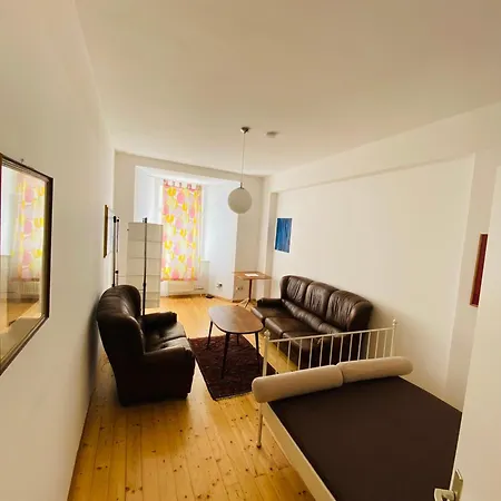 Wohnung, 2 Schlafzimmer, Strassenseitig Apartment Graz