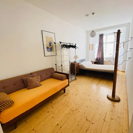 Wohnung, 2 Schlafzimmer, Strassenseitig *
