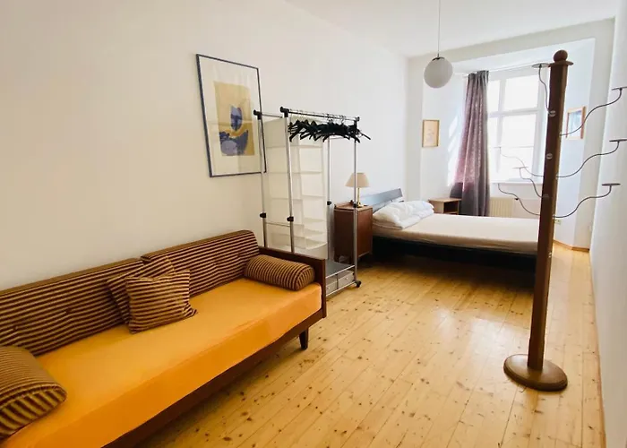 Wohnung, 2 Schlafzimmer, Strassenseitig *